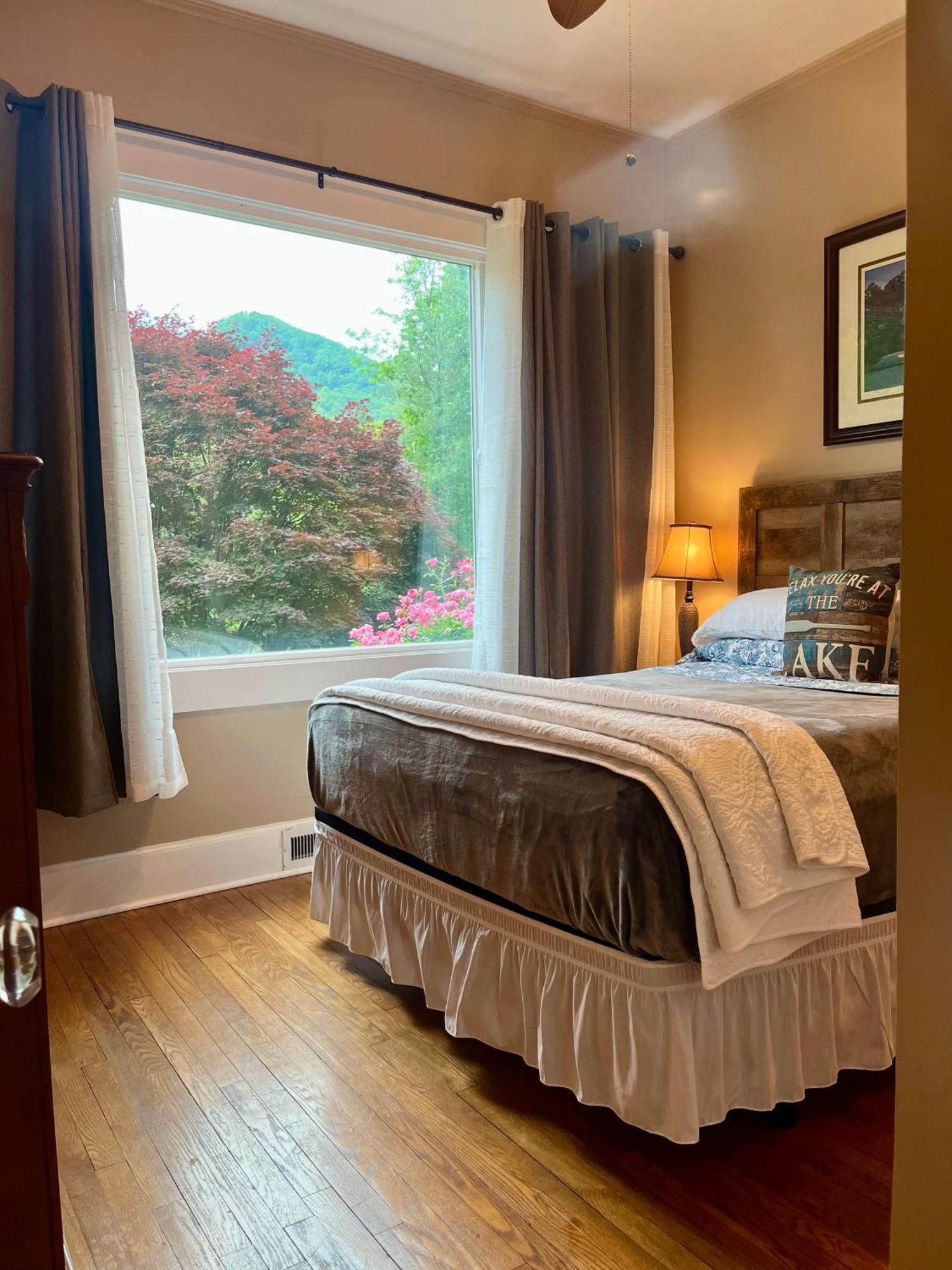 Grafton Lodge Lake Lure Bagian luar foto